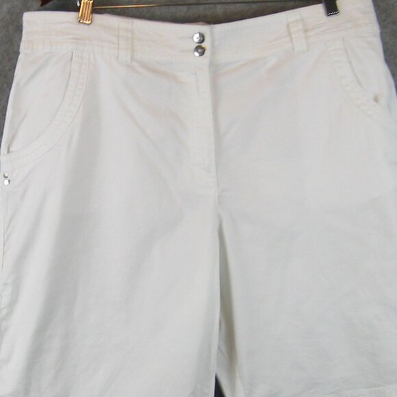 Karen Scott Comfort Waist Shorts White Size 18 NWT - Picture 2 of 7